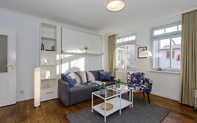 Haus mit Ambiente Wald - Schöne Ferienwohnung in Kühlungsborn Ost - Strandstraße